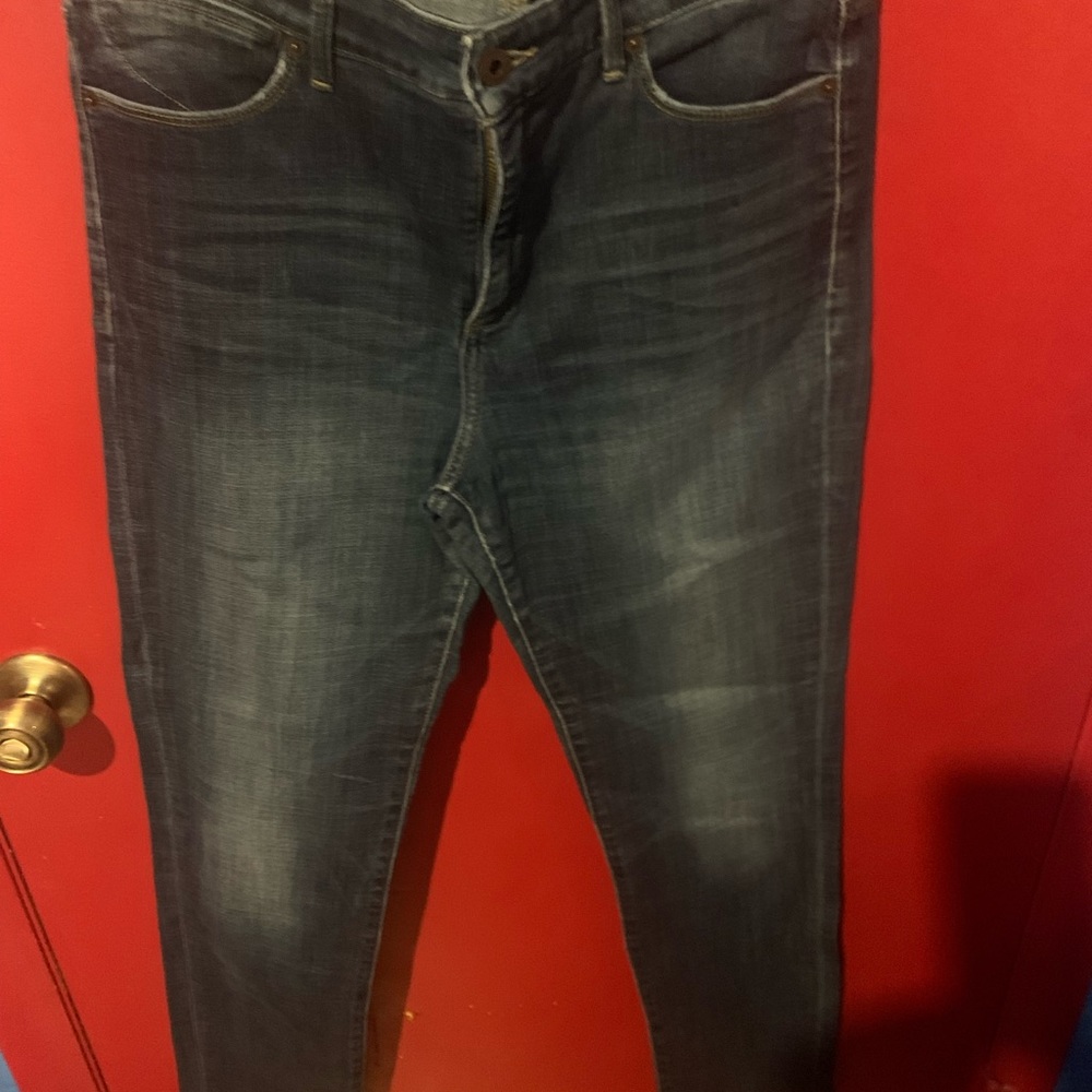 WOMENS LUCKY BRAND SKINNY JEANS.